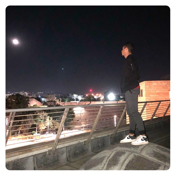 Hi! My name is Benjamin, thanks for stopping by! - Picture 2 of 2